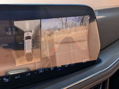 New 2026 Chevrolet Tahoe High Country AWD/4WD image 9