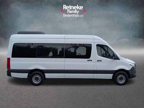 Used 2025 Mercedes-Benz Sprinter 2500 image 4