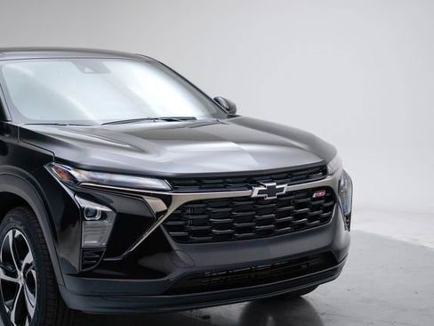 New 2026 Chevrolet Trax RS w/ Sunroof Package image 11