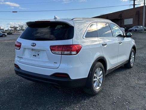 Used 2018 Kia Sorento LX image 8