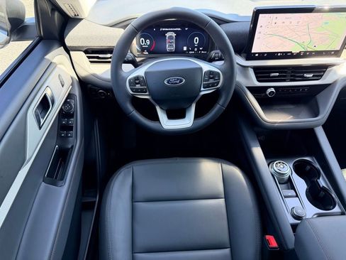 New 2026 Ford Explorer Active RWD image 13