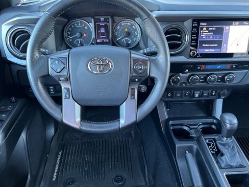 Used 2020 Toyota Tacoma image 11