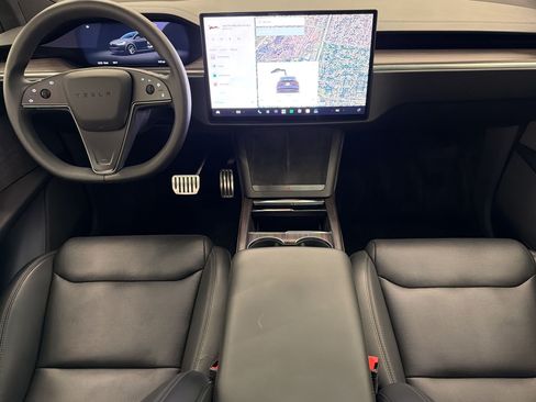 Used 2025 Tesla Model X AWD/4WD image 15