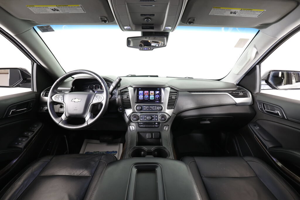 Used 2018 Chevrolet Suburban LT w/ Luxury Package RWD image 28