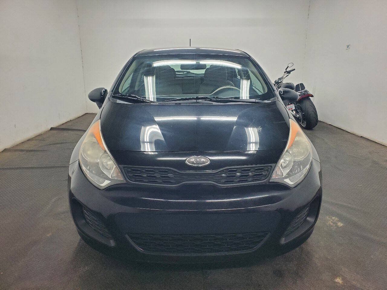 Used 2012 Kia Rio LX w/ PWR Pkg FWD image 2