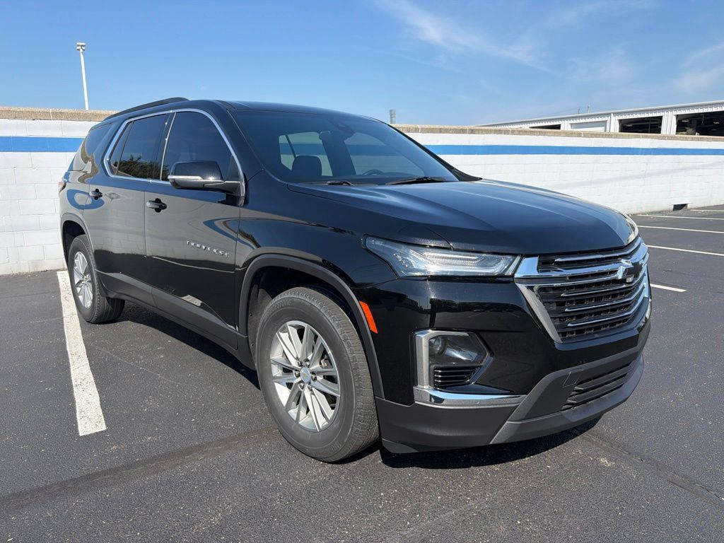 Used 2023 Chevrolet Traverse LT FWD image 7