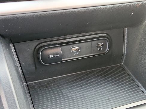 Certified 2025 Kia Sportage LX image 24