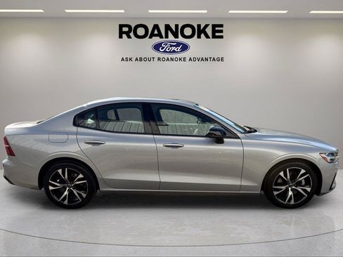Used 2024 Volvo S60 B5 Core FWD image 15