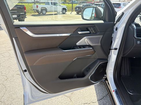 New 2026 GMC Acadia Denali Ultimate image 12