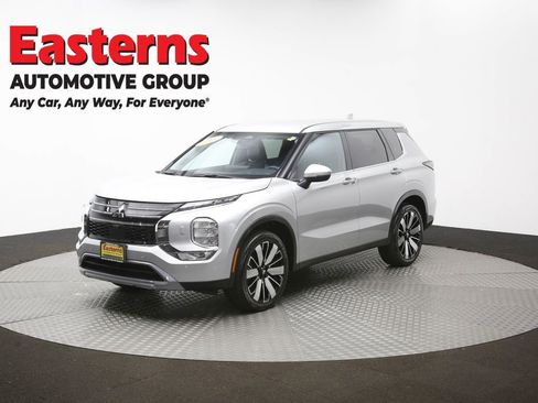 Used 2025 Mitsubishi Outlander SE image 57