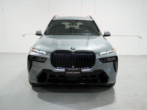 Used 2024 BMW X7 xDrive40i w/ M Sport Package image 5