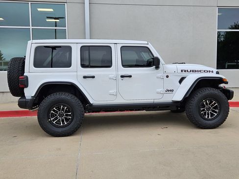 New 2026 Jeep Wrangler Unlimited Rubicon AWD/4WD image 2