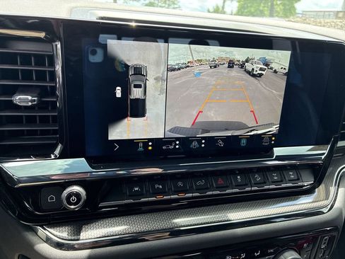 Used 2022 Chevrolet Silverado 1500 ZR2 w/ Technology Package AWD/4WD image 16