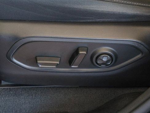 Used 2023 Jeep Grand Cherokee Laredo image 10