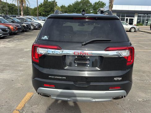 Used 2023 GMC Acadia SLT w/ Technology Package FWD image 6