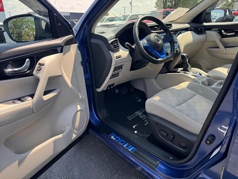 Certified 2022 Nissan Rogue Sport SV AWD/4WD image 14