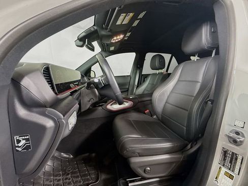 Used 2025 Mercedes-Benz GLE 450e 4MATIC image 11