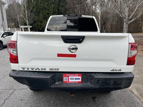 Used 2017 Nissan Titan S image 6
