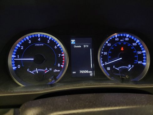 Used 2018 Toyota Highlander LE image 23