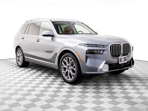 Certified 2025 BMW X7 xDrive40i w/ Premium Package image 8