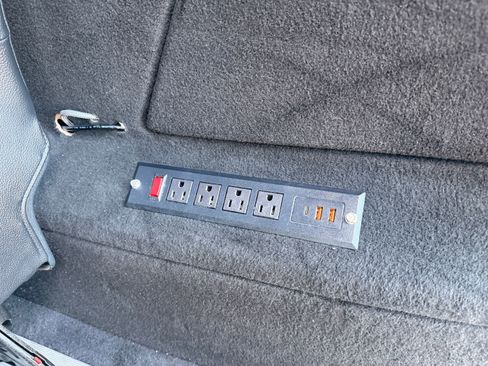 Used 2017 Mercedes-Benz Metris Passenger image 16