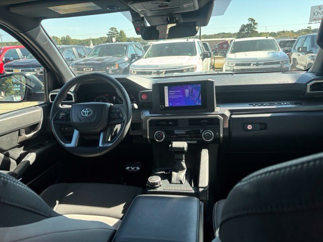 Used 2025 Toyota Tacoma TRD Sport AWD/4WD image 13