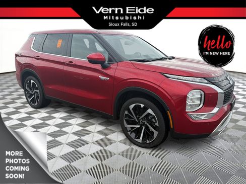 Used 2025 Mitsubishi Outlander SE AWD/4WD image 1