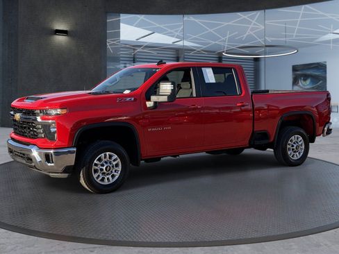 Certified 2025 Chevrolet Silverado 2500 LT w/ Convenience Package AWD/4WD image 2