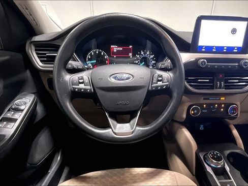 Used 2022 Ford Escape SE FWD image 6