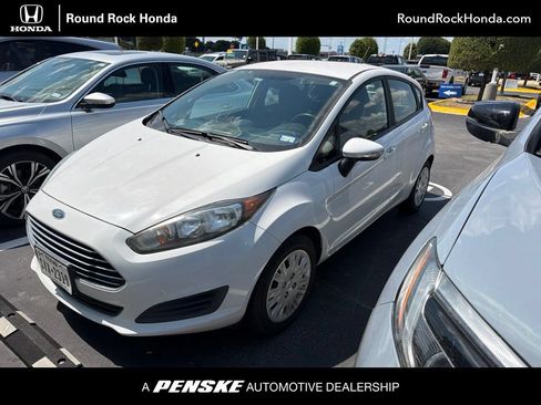 Used 2015 Ford Fiesta SE FWD image 1