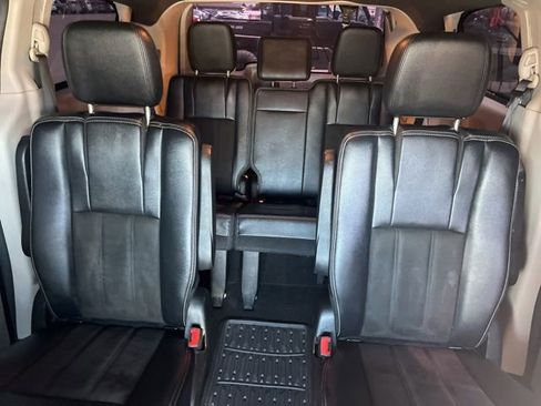 Used 2019 Dodge Grand Caravan SXT FWD image 35