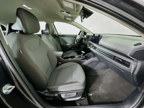 Used 2025 Kia K4 LXS image 29