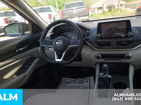 Used 2025 Nissan Altima 2.5 SV image 21