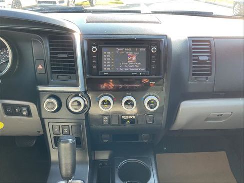 Used 2018 Toyota Sequoia SR5 image 28