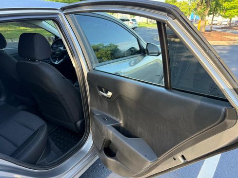 Used 2022 Kia Rio S FWD image 11