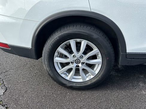 Certified 2020 Nissan Rogue SV image 18