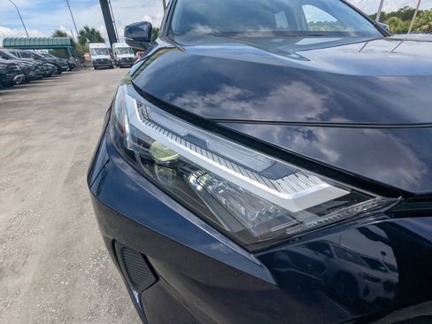 Used 2025 Toyota RAV4 XLE FWD image 20