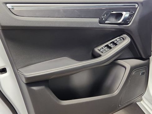 Certified 2024 Porsche Macan GTS AWD/4WD image 13