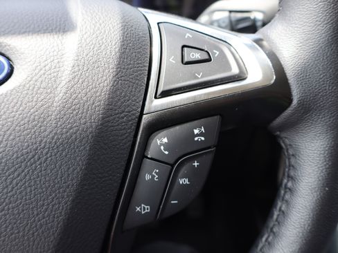 Used 2024 Ford Edge Titanium image 18