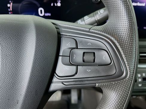 Used 2025 Buick Envista Preferred image 17