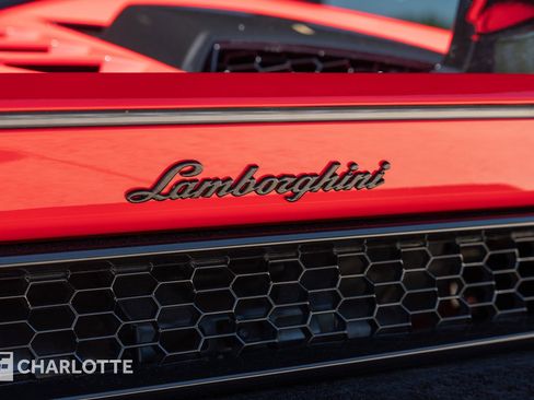 Used 2018 Lamborghini Huracan Performante image 14