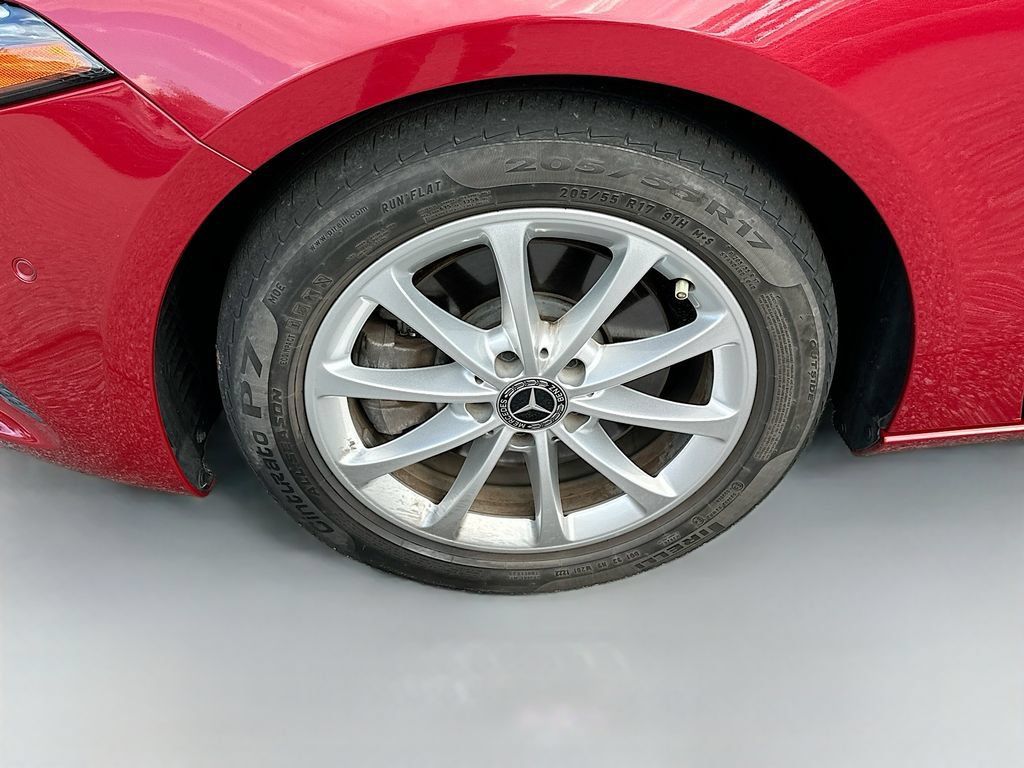 Certified 2022 Mercedes-Benz A 220 4MATIC image 30