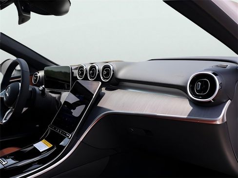 Used 2025 Mercedes-Benz C 300 4MATIC Sedan image 22