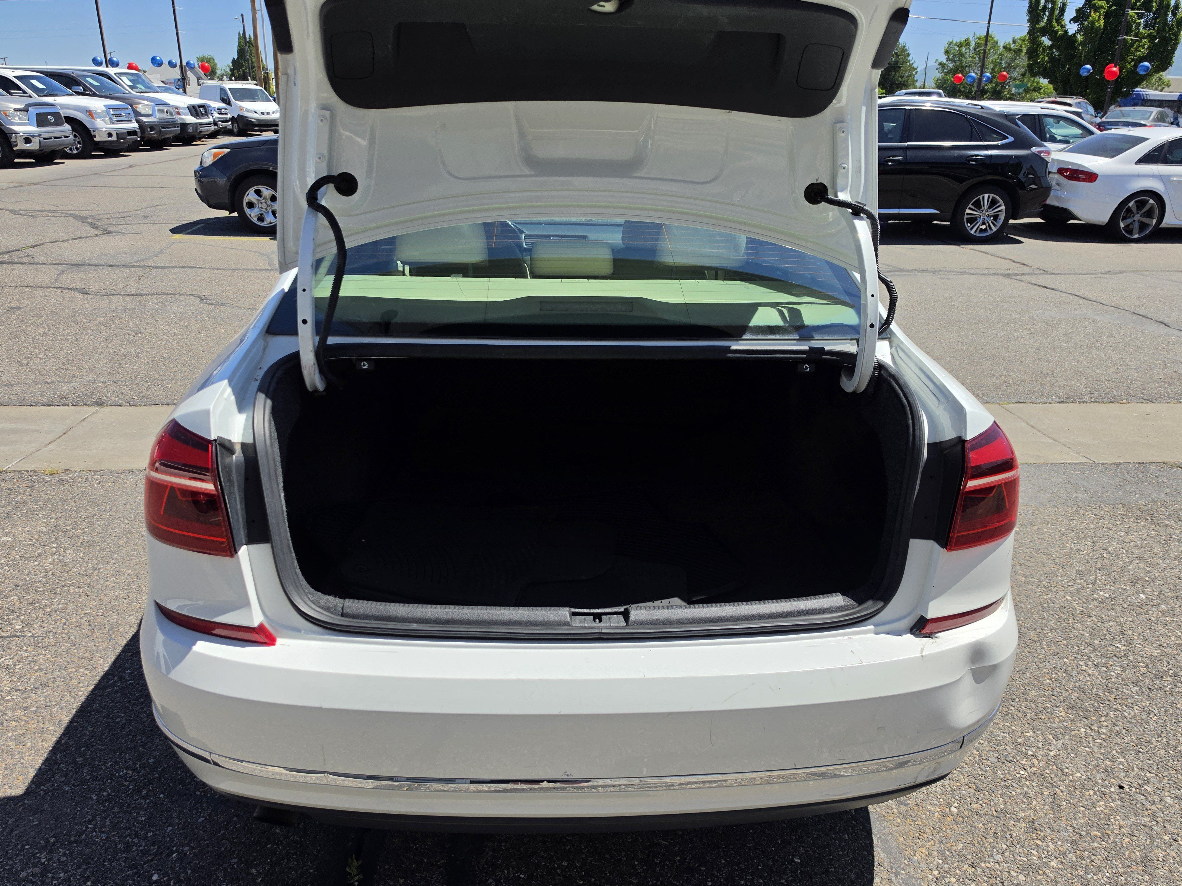 Used 2019 Volkswagen Passat 2.0T Wolfsburg w/ Wheels & Sunroof Package FWD image 23