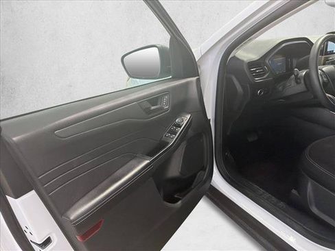 Used 2025 Ford Escape Active FWD image 9