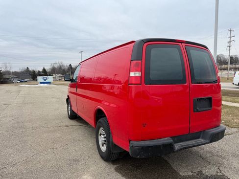 Used 2015 Chevrolet Express 2500 image 7