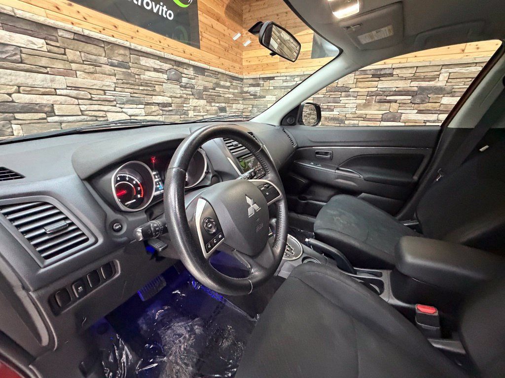 Used 2014 Mitsubishi Outlander Sport ES FWD image 32