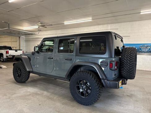 Used 2024 Jeep Wrangler Unlimited AWD/4WD image 2
