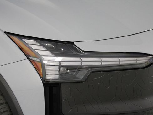 New 2026 Volvo EX30 Cross Country Ultra image 13