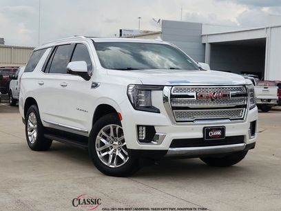 Used 2022 GMC Yukon SLT w/ SLT Premium Package